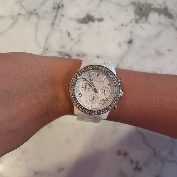 Michael Kors MK5188 Iconic Reissue Runway Chronograph Watch - Picture 5 of 6